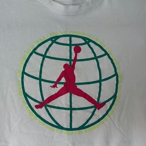 Boys Large Air Jordan t-shirt.